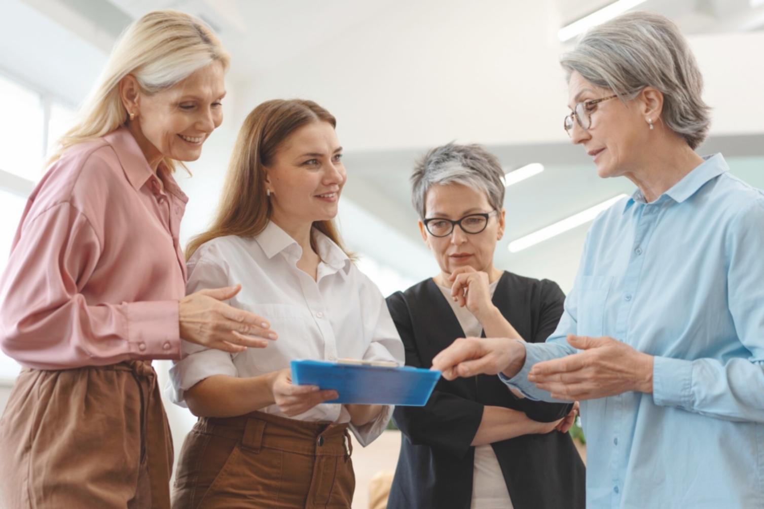 One-on-one financial consultation demonstrating personalized budget planning approach